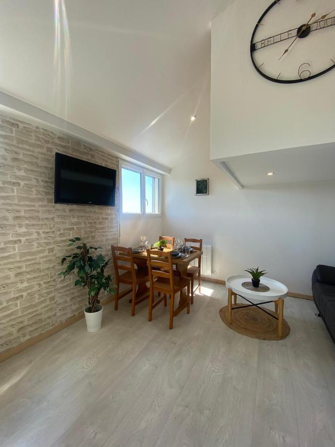 Bel Appartement A Deux Minutes De La Plage كورسول-سور-مار المظهر الخارجي الصورة